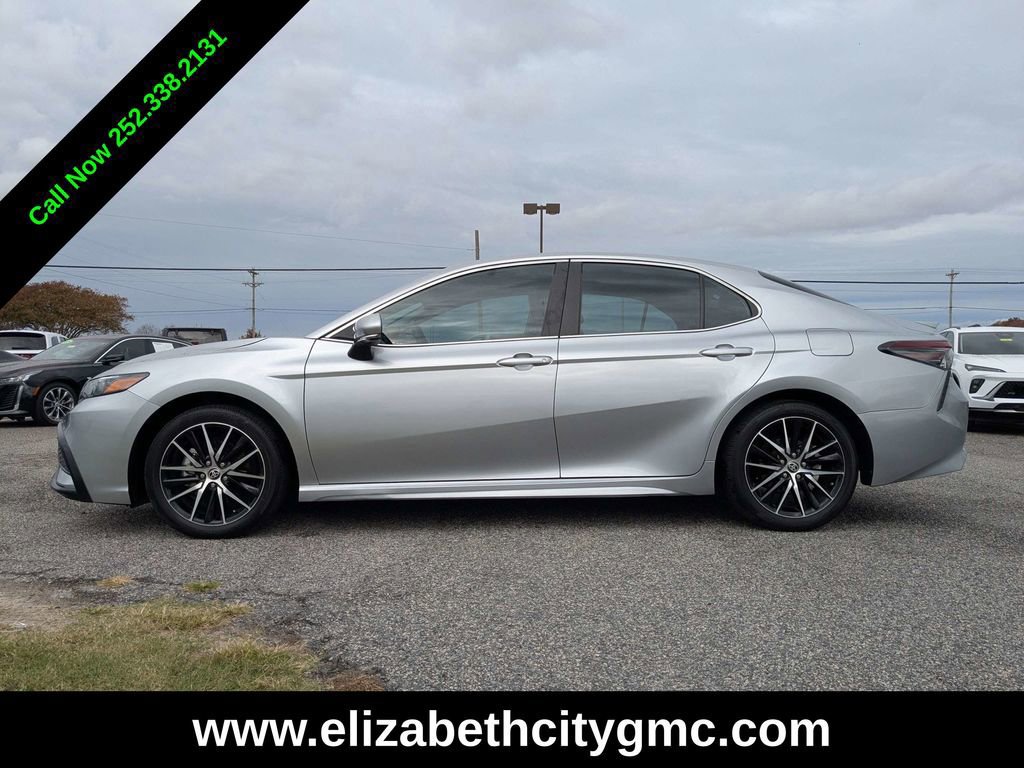 Used 2024 Toyota Camry SE image 7