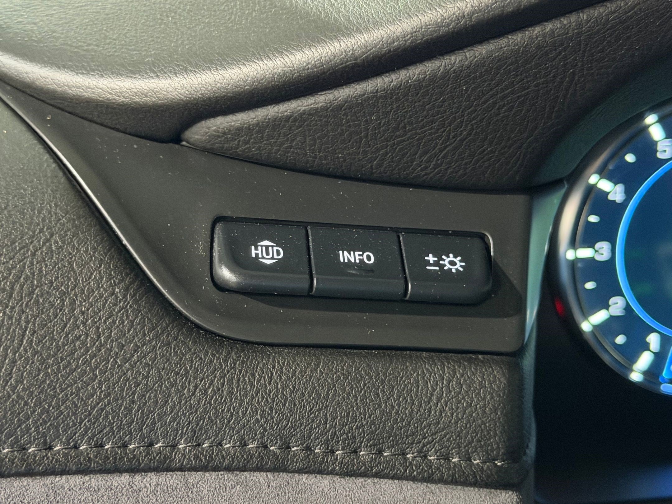 Used 2019 Cadillac Escalade Premium Luxury AWD/4WD image 27