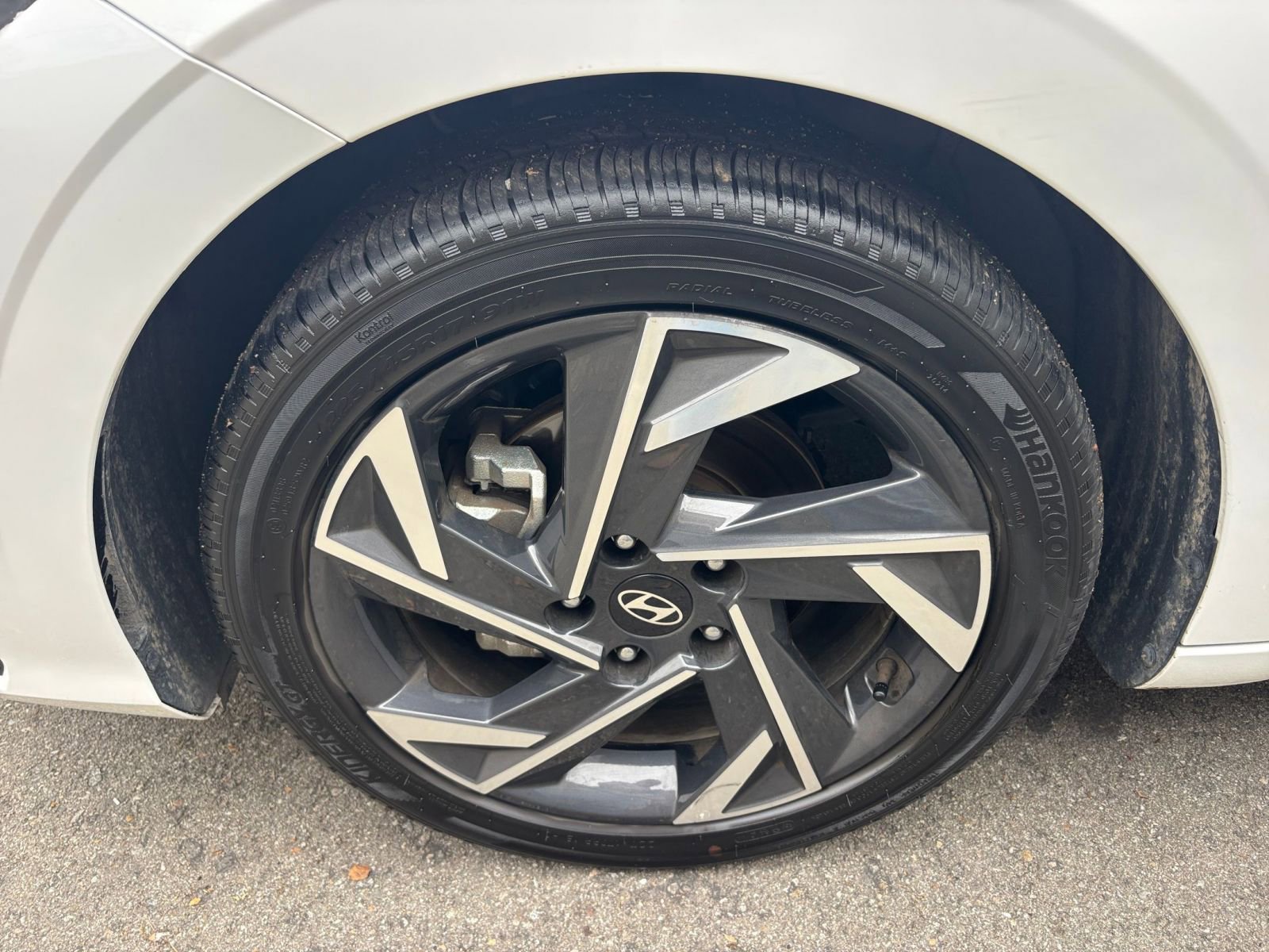 Used 2025 Hyundai Elantra SEL image 33