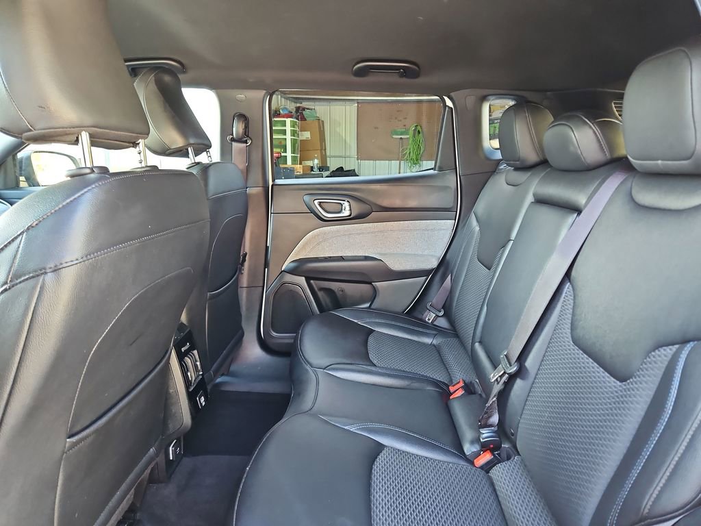 Used 2024 Jeep Compass Latitude image 25