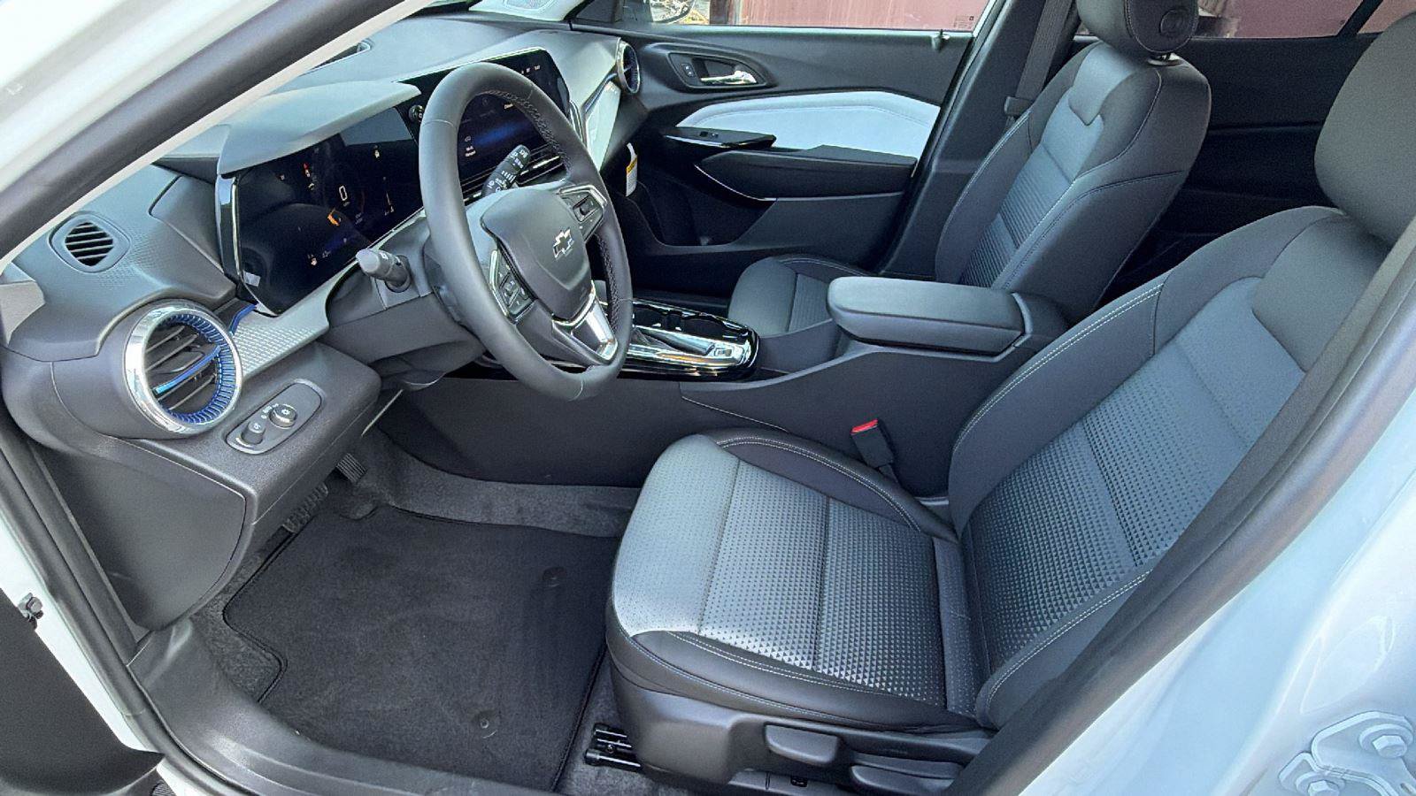 New 2026 Chevrolet Trax LT w/ Driver Confidence Package FWD image 16
