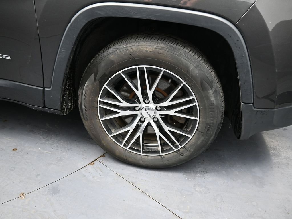 Used 2016 Jeep Cherokee Latitude image 15