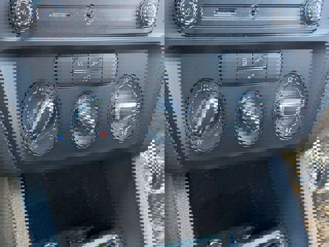 Used 2017 Volkswagen Jetta S image 25