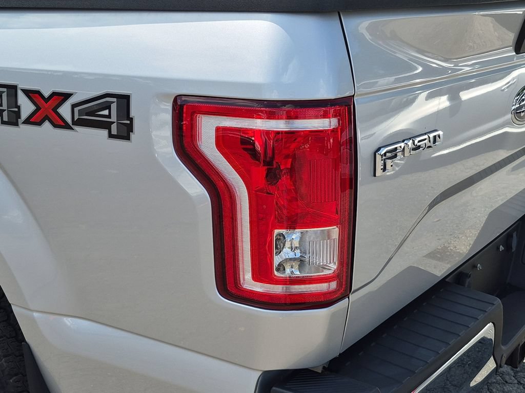 Used 2015 Ford F150 XLT w/ Equipment Group 302A Luxury AWD/4WD image 9