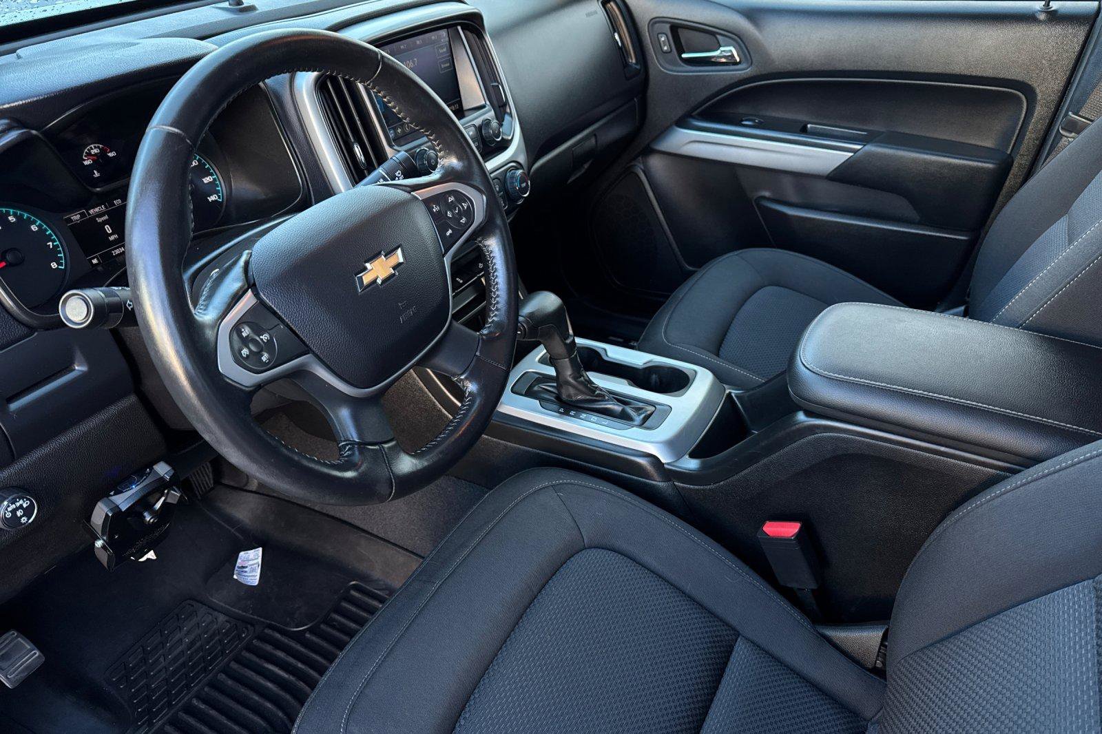 Used 2021 Chevrolet Colorado LT w/ LT Convenience Package image 12