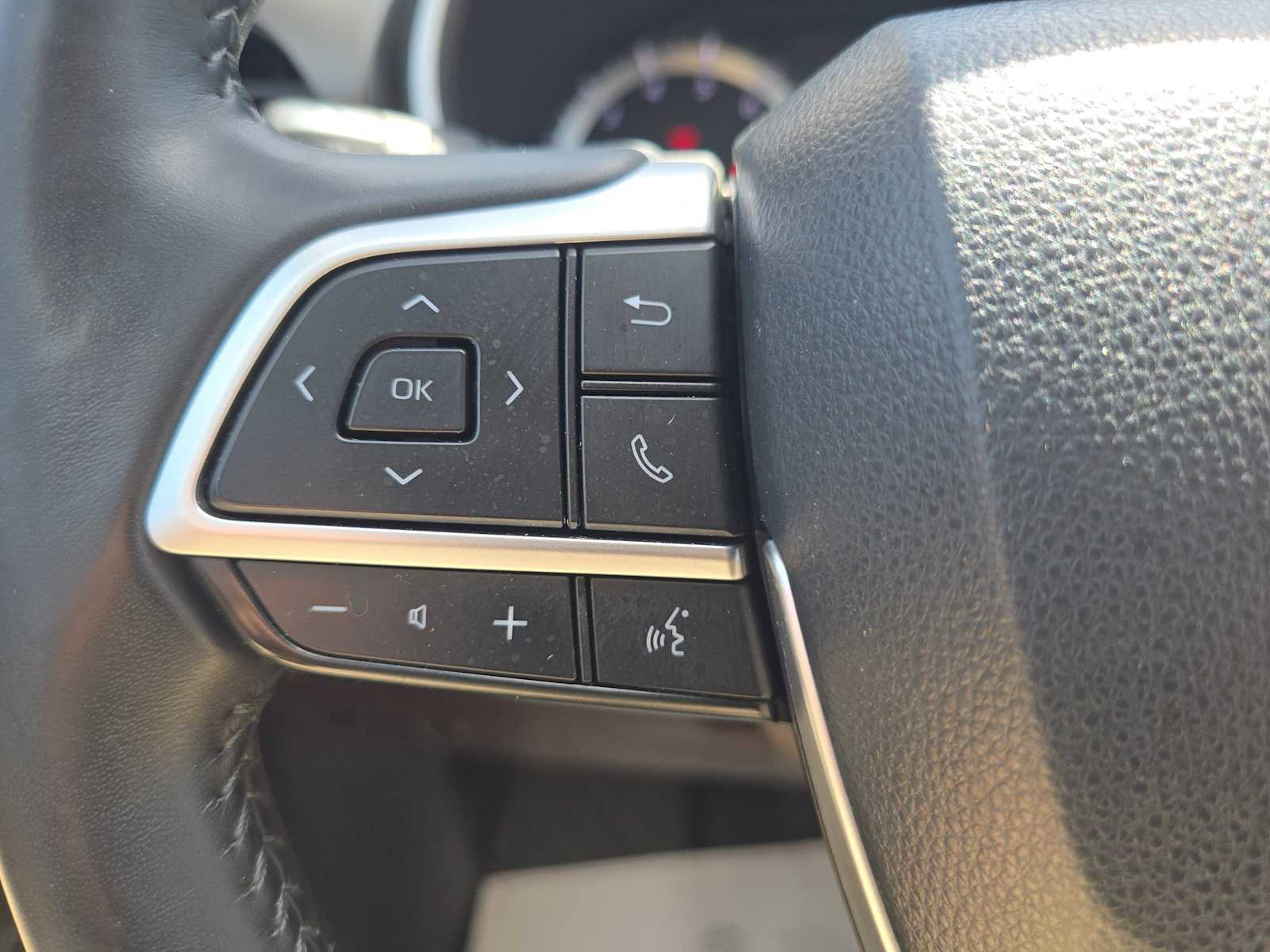 Used 2022 Toyota Highlander XLE image 31