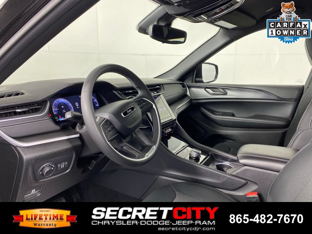 Used 2024 Jeep Grand Cherokee L Laredo AWD/4WD image 11