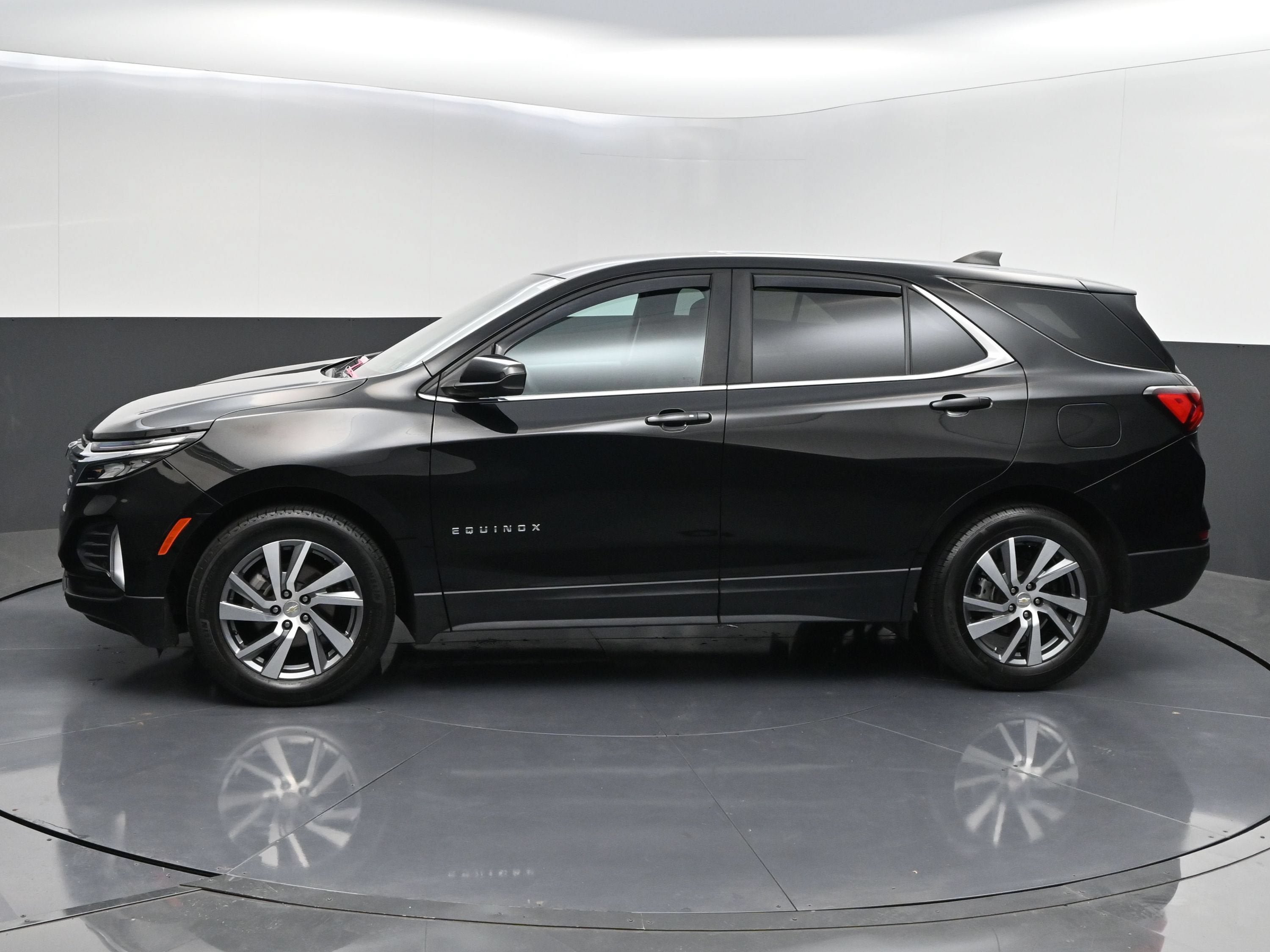 Used 2022 Chevrolet Equinox LT FWD image 4