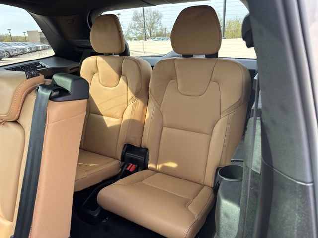 Certified 2024 Volvo XC90 B6 Ultimate w/ Protection Package image 13