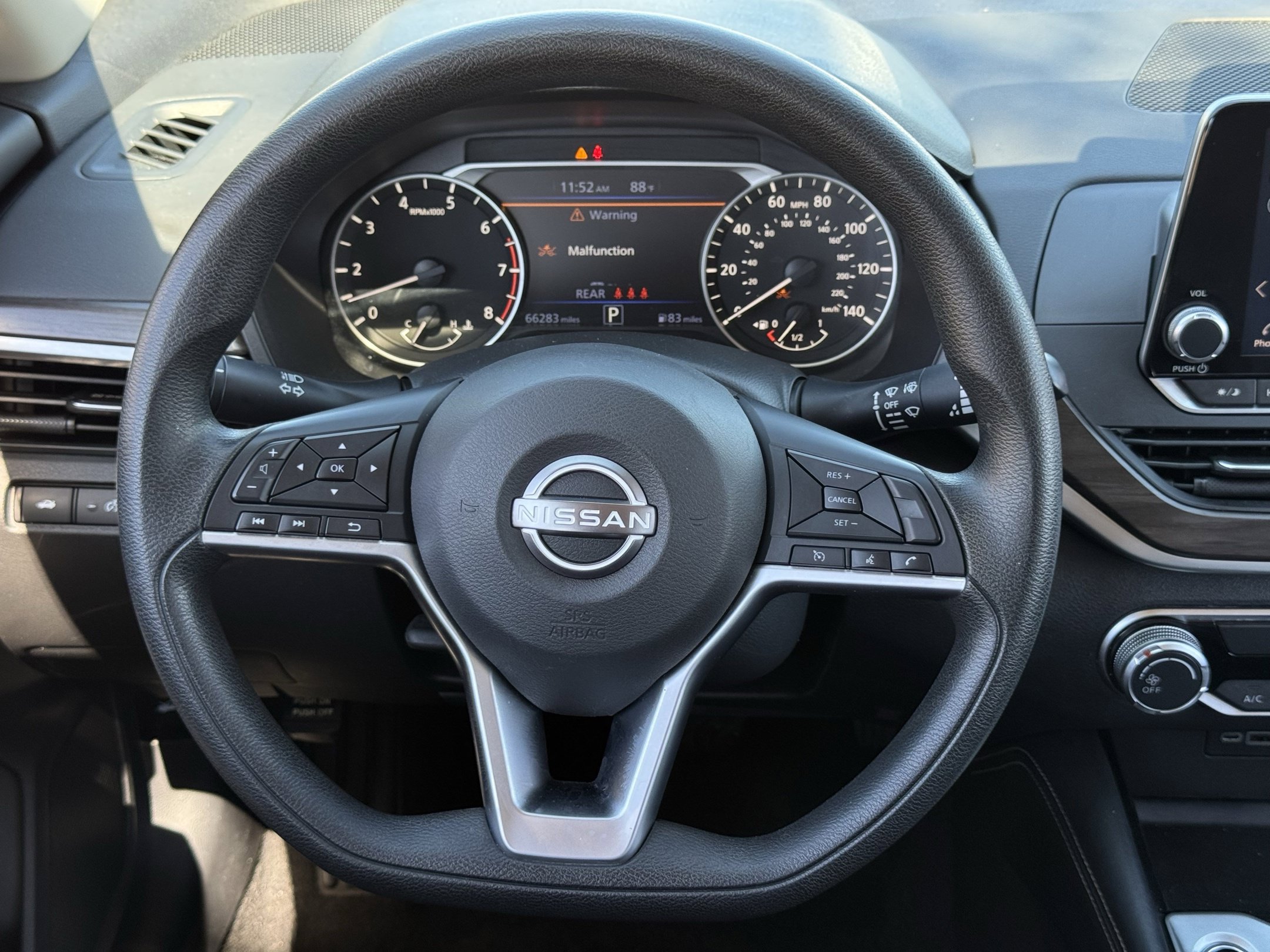 Used 2023 Nissan Altima 2.5 SV FWD image 13