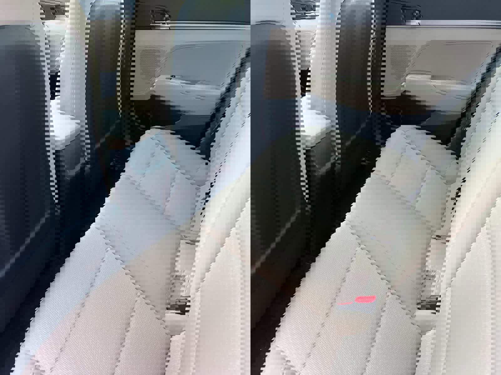 Used 2018 Hyundai Elantra SE image 5