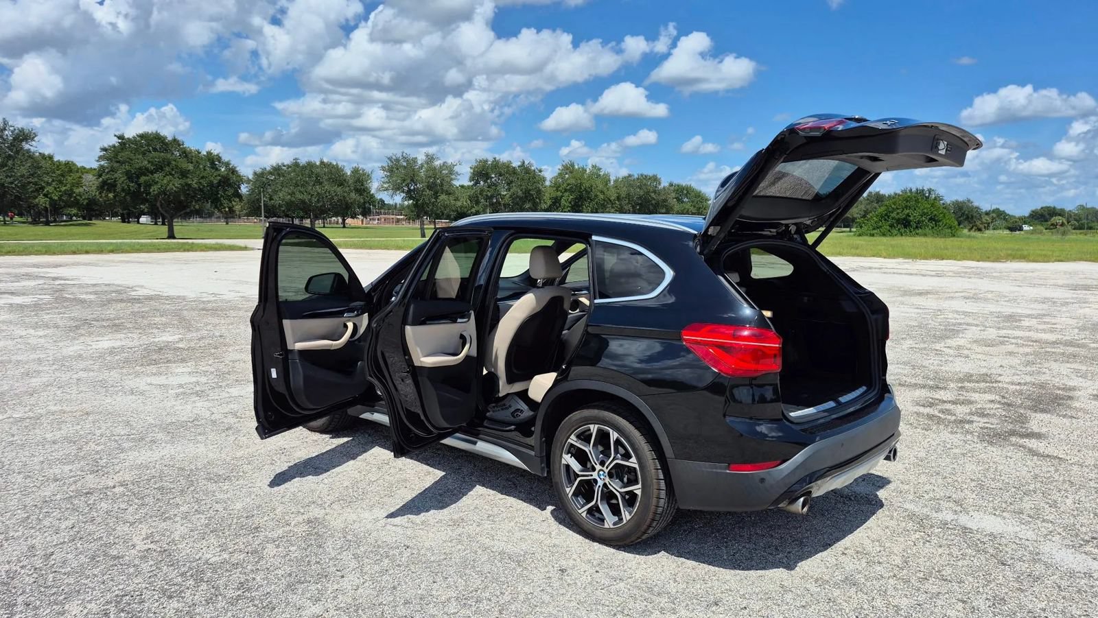 Used 2020 BMW X1 sDrive28i w/ Convenience Package FWD image 3