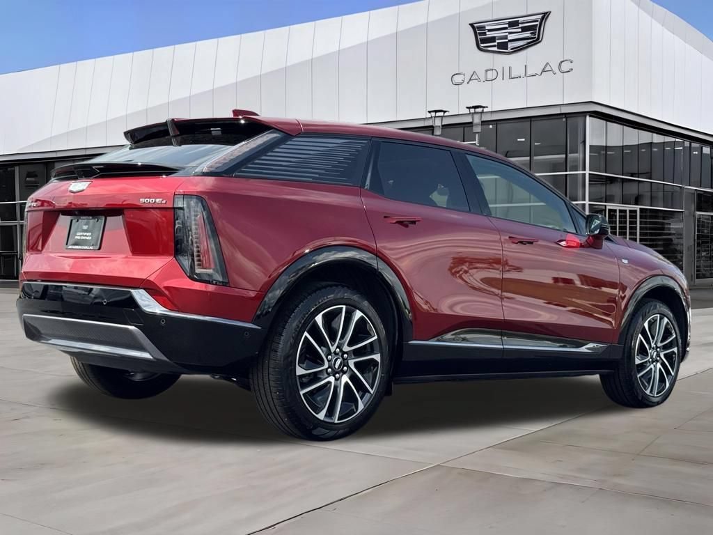 Certified 2025 Cadillac Optiq Sport 2 w/ LPO, Floor Liner Package AWD/4WD image 7