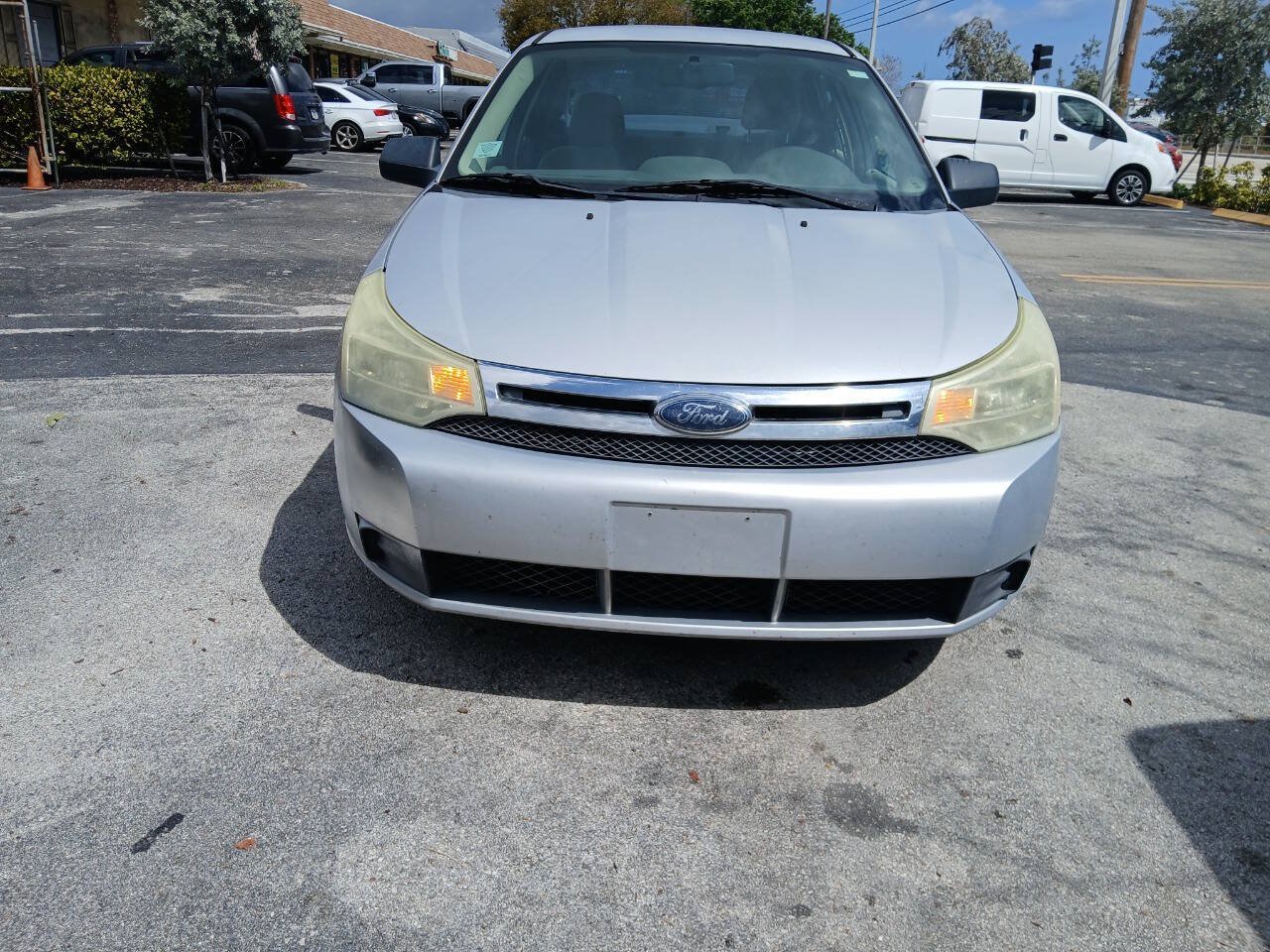 Used 2008 Ford Focus SE FWD image 2