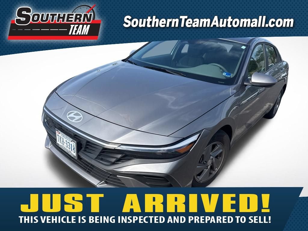 Used 2024 Hyundai Elantra SE