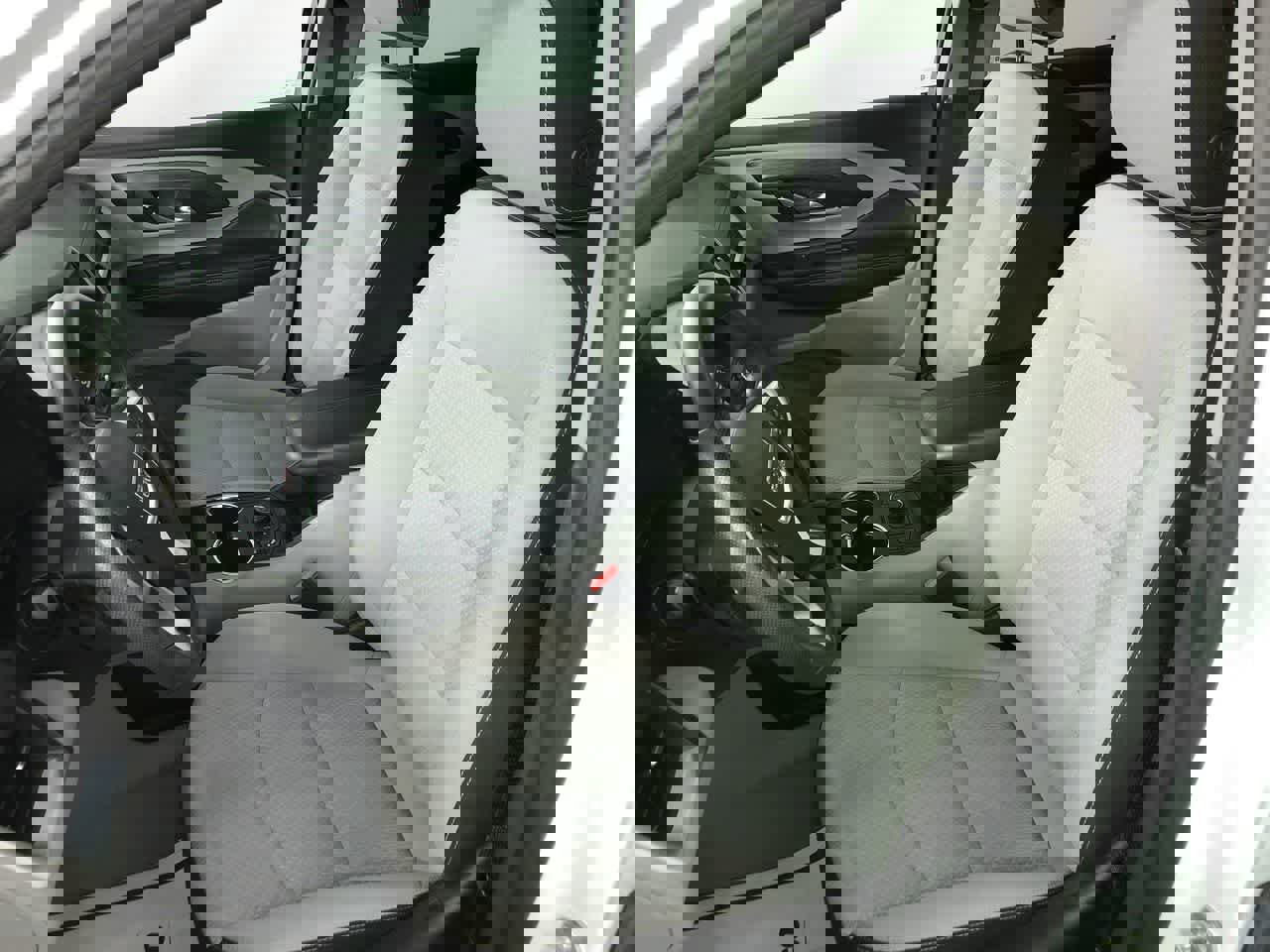 Used 2023 GMC Terrain SLE w/ Driver Convenience Package image 13