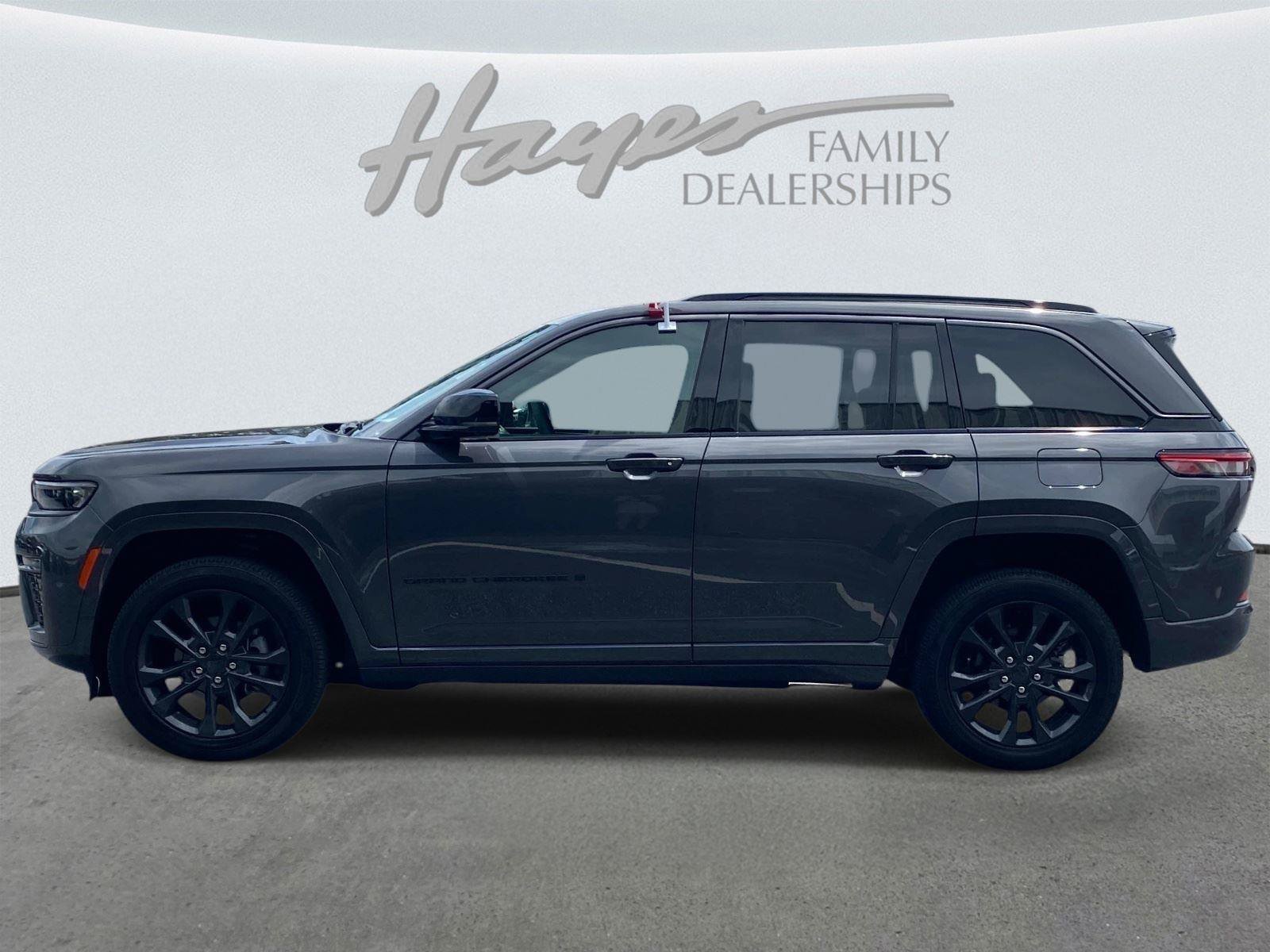 Used 2026 Jeep Grand Cherokee Limited AWD/4WD image 9