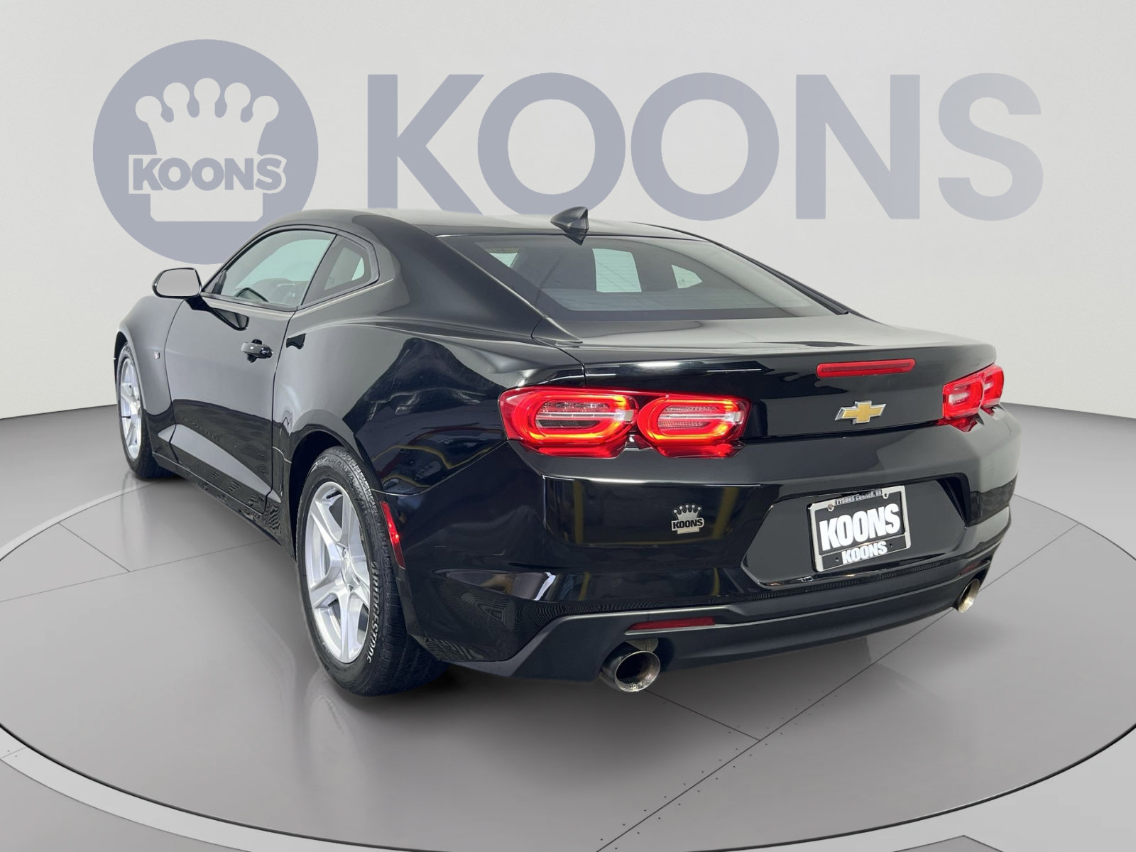 Used 2021 Chevrolet Camaro LT RWD image 8