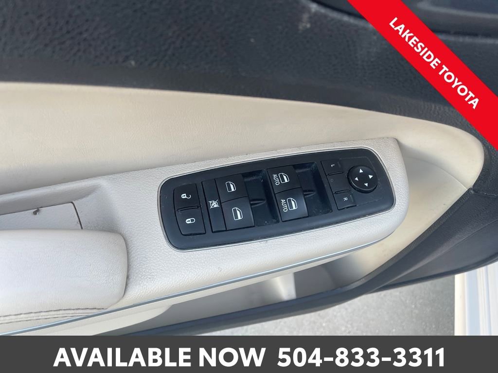 Used 2021 Chrysler 300 Touring L image 21