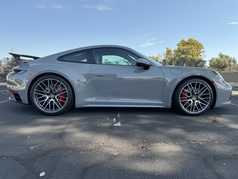 Used 2024 Porsche 911 Carrera 4S w/ Premium Package AWD/4WD image 31
