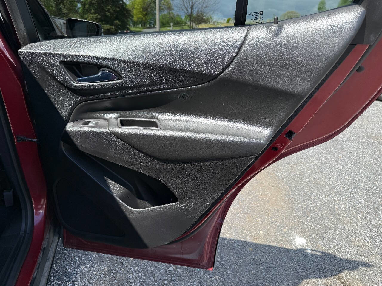 Used 2018 Chevrolet Equinox LT image 23