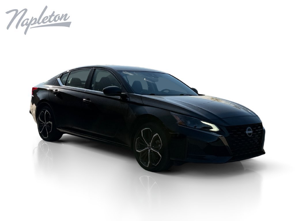 Used 2025 Nissan Altima 2.5 SR AWD/4WD image 8