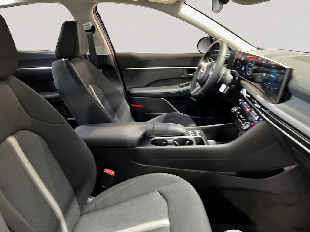 Certified 2025 Hyundai Sonata SEL FWD image 13