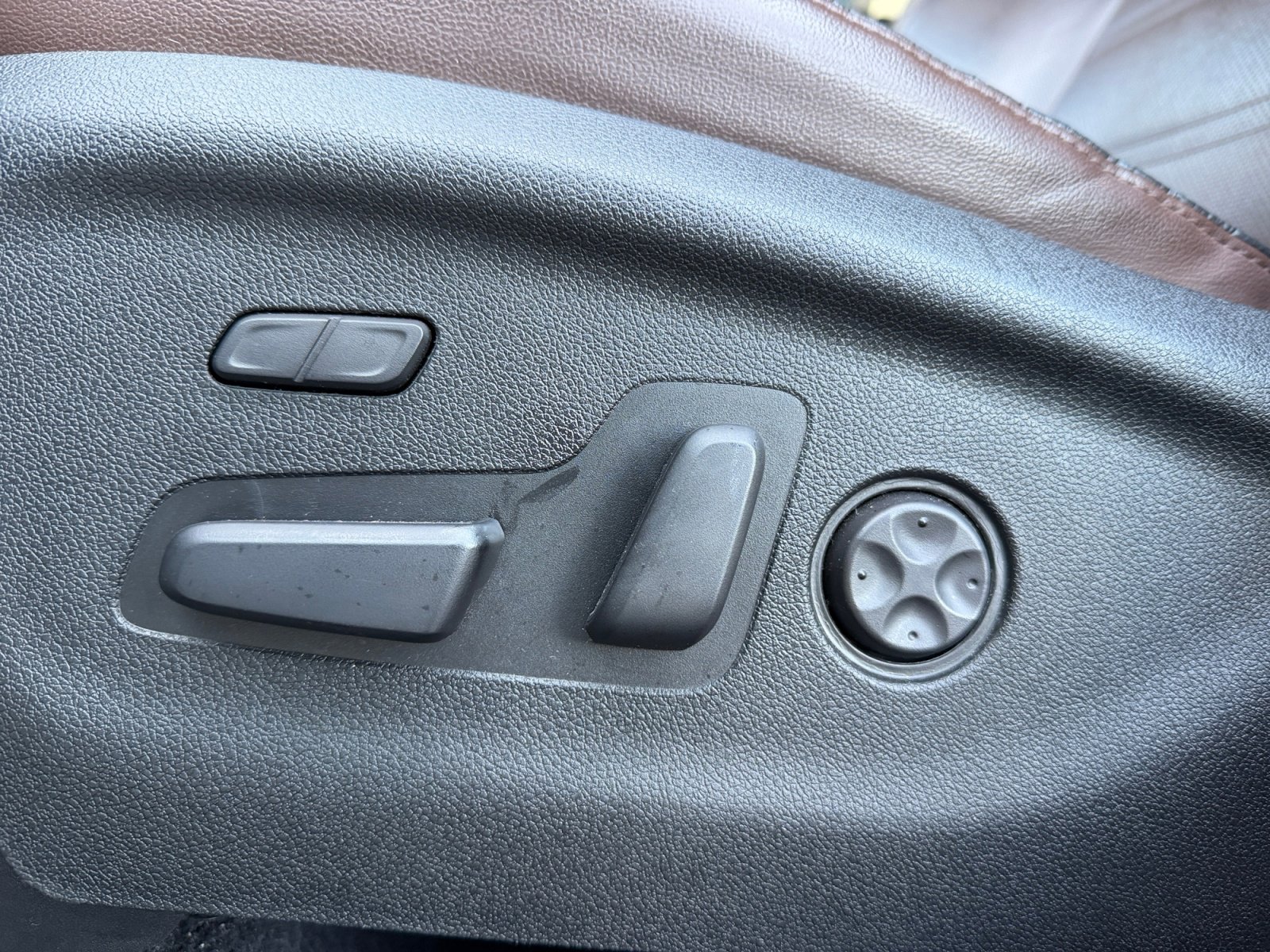 Used 2019 Kia Sorento SX image 14