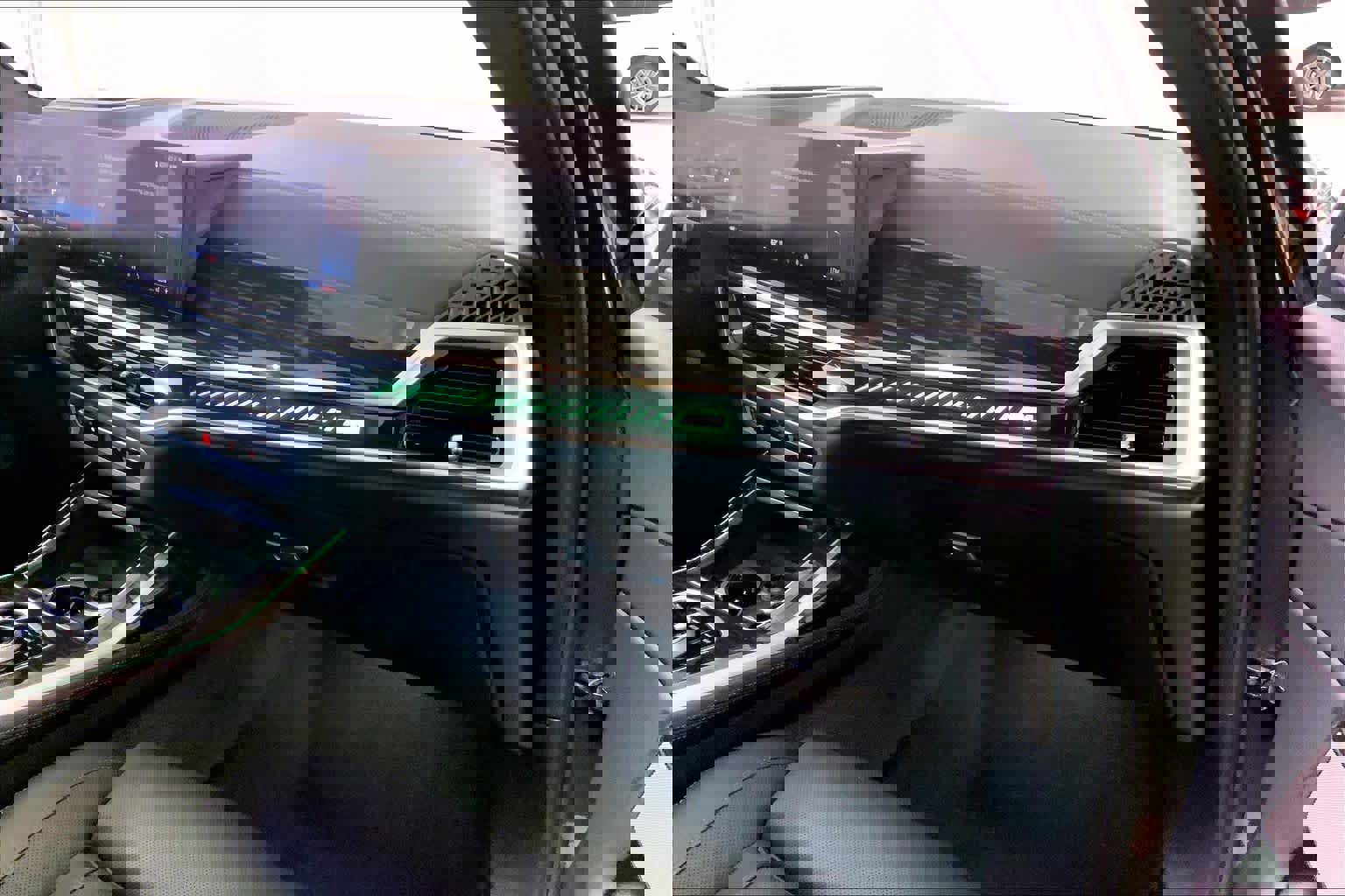 Used 2025 BMW X7 M60i image 18