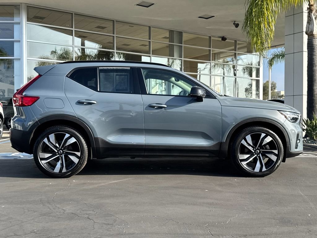 Certified 2023 Volvo XC40 B5 Ultimate w/ Climate Package image 6