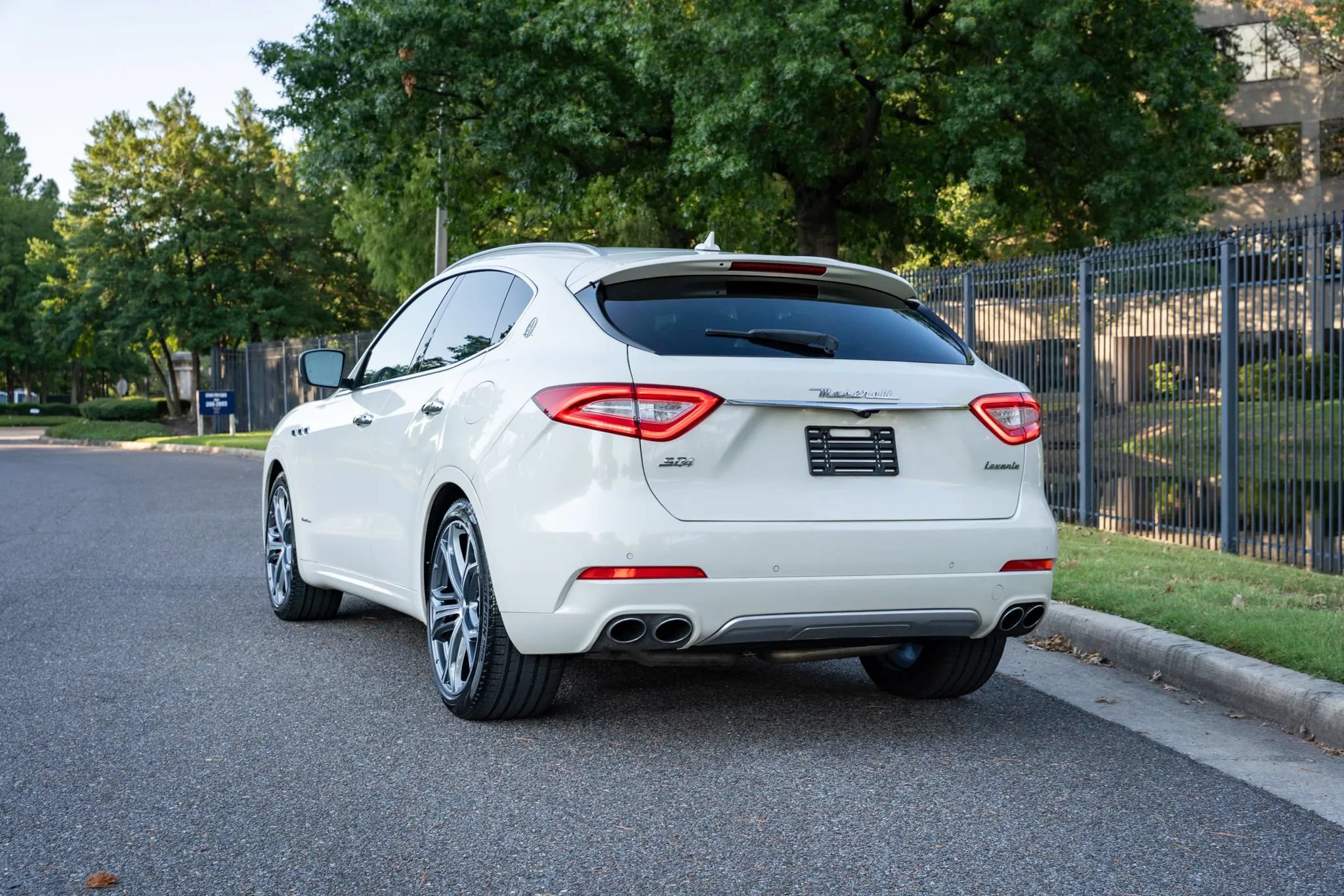 Used 2019 Maserati Levante S GranLusso AWD/4WD image 7