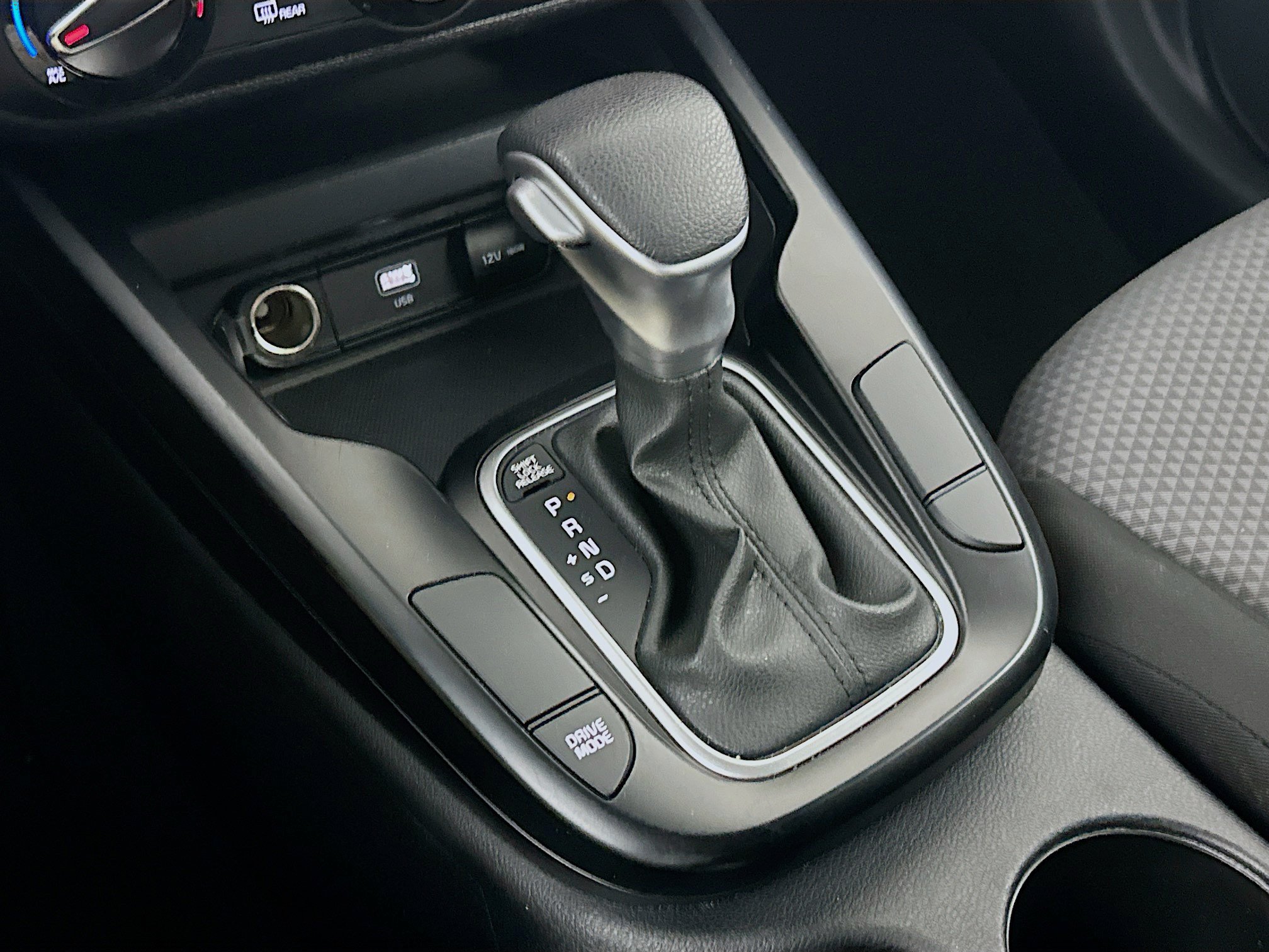 Used 2025 Kia Soul LX w/ LX Technology Package FWD image 24