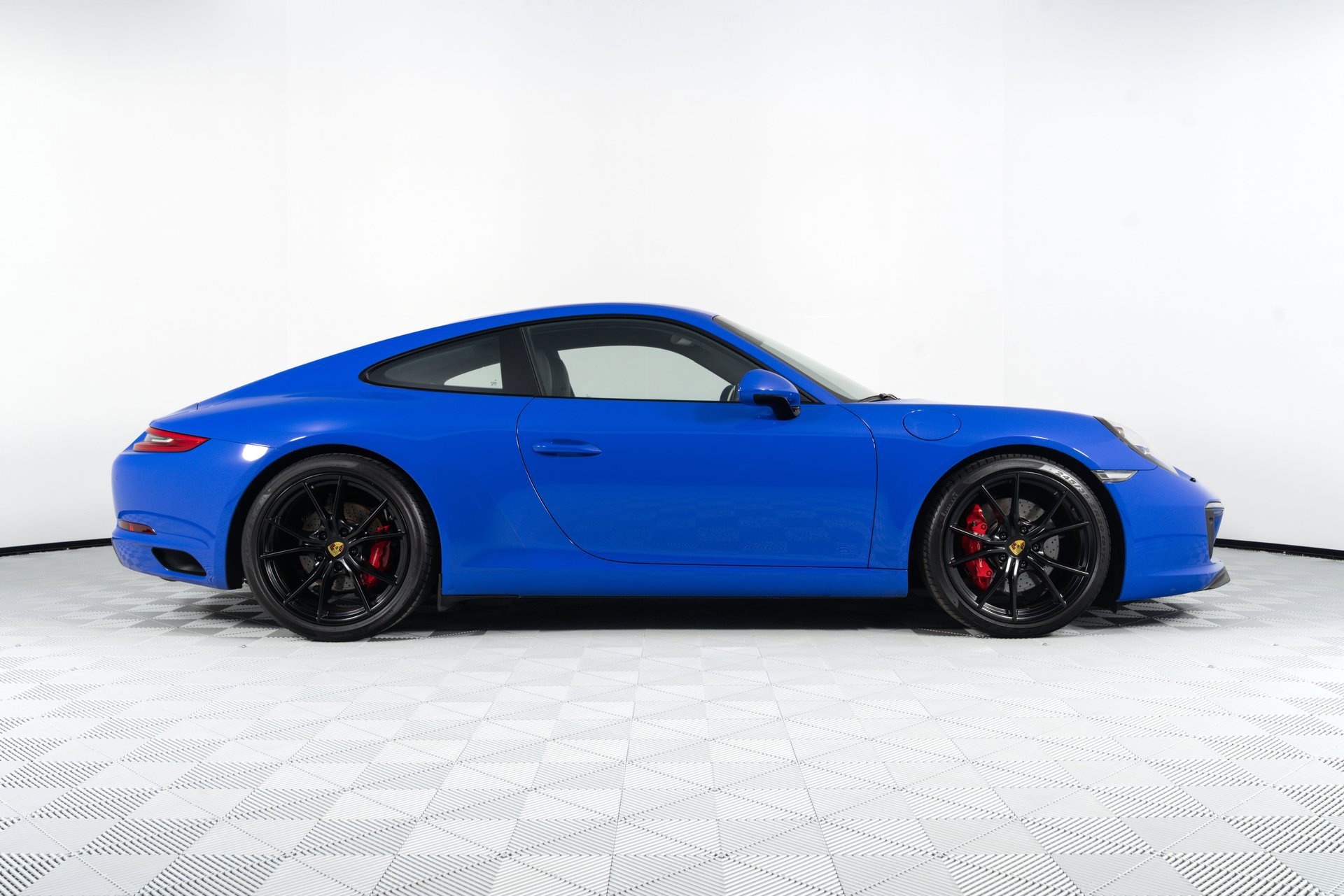 Used 2017 Porsche 911 Carrera S image 8