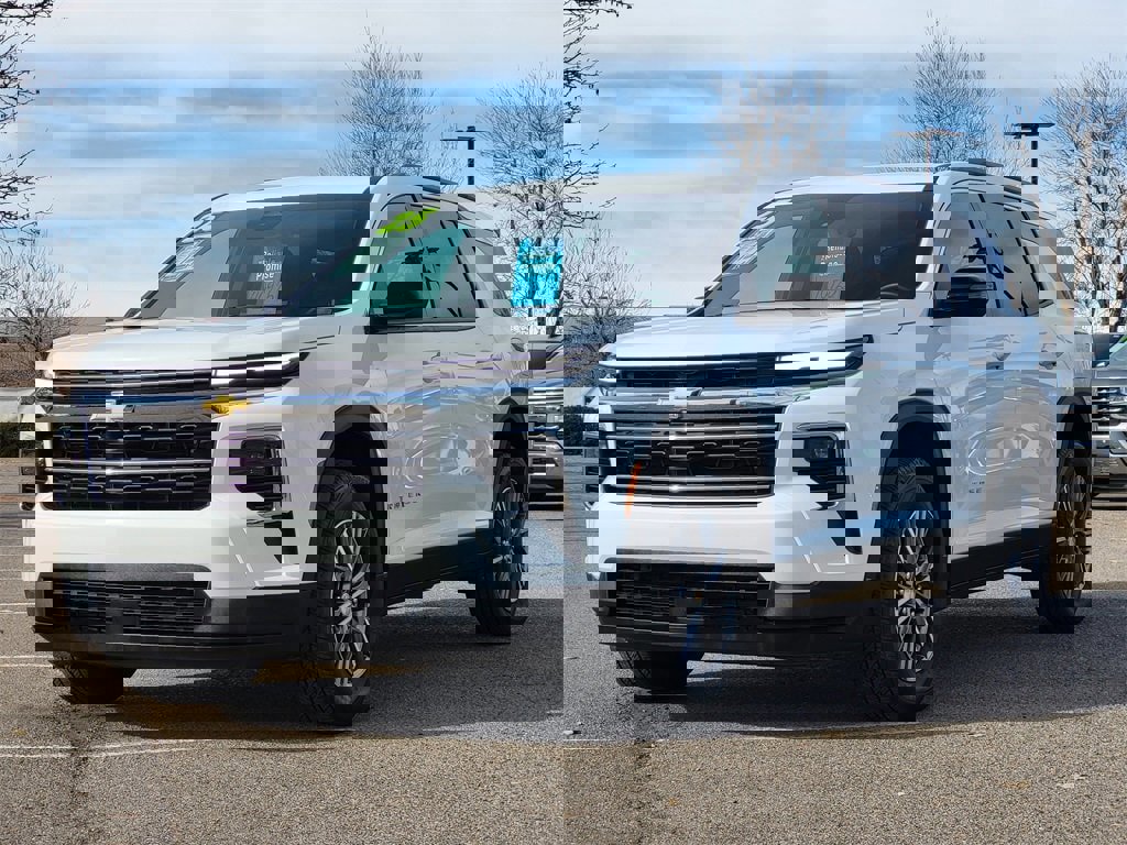 Certified 2025 Chevrolet Traverse LT image 4