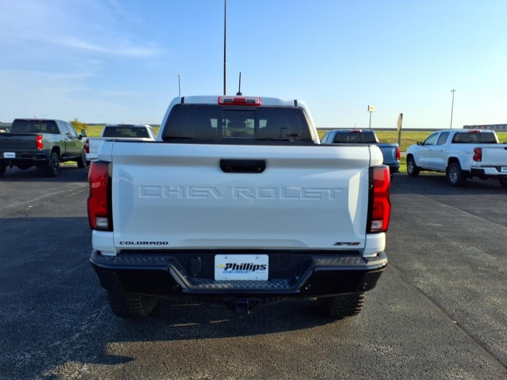 New 2025 Chevrolet Colorado ZR2 w/ Technology Package AWD/4WD image 3