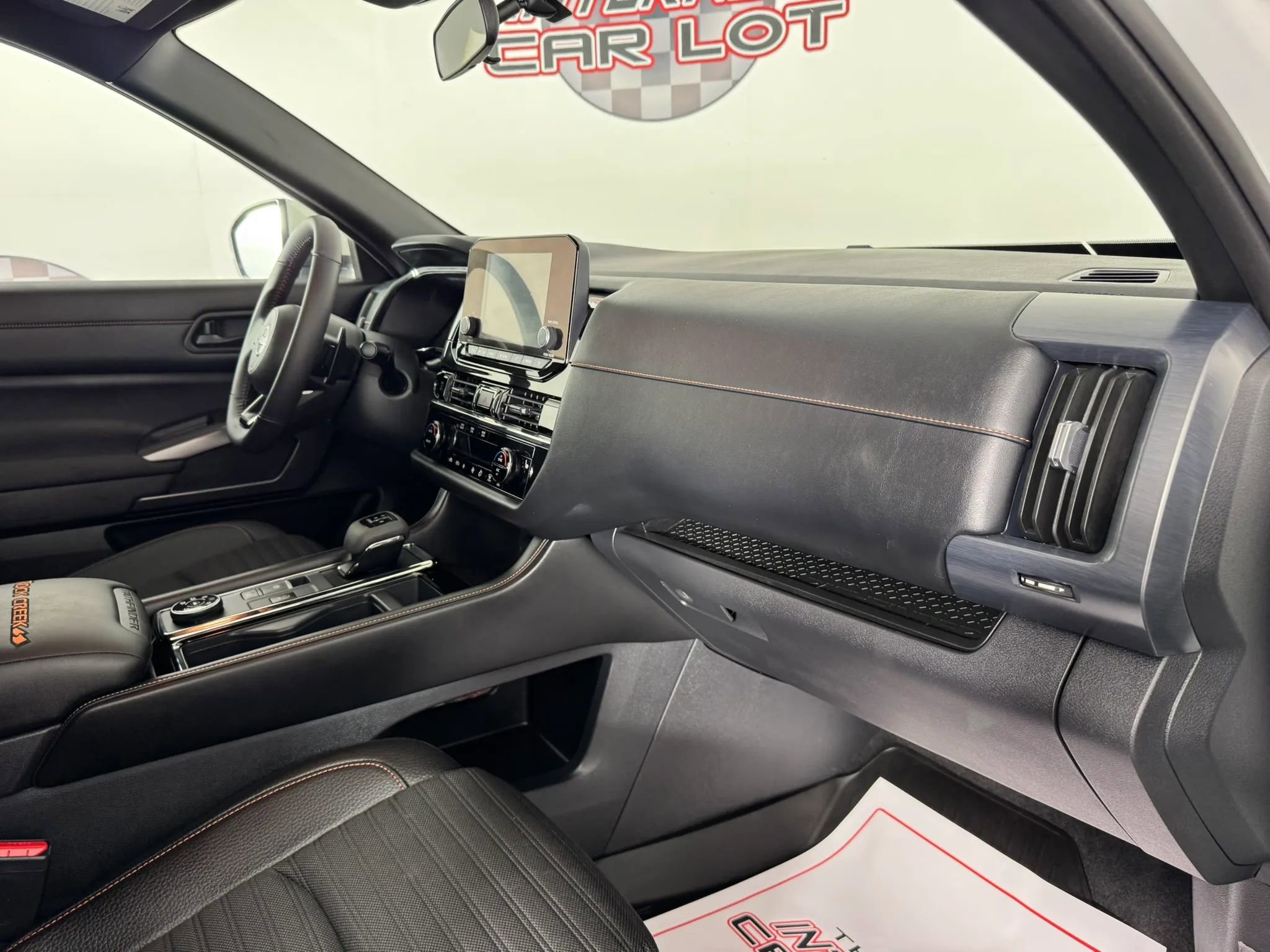 Used 2025 Nissan Pathfinder Rock Creek image 12