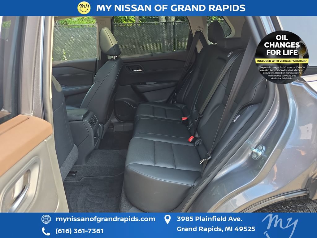 Used 2023 Nissan Rogue SV w/ SV Premium B Package AWD/4WD image 28