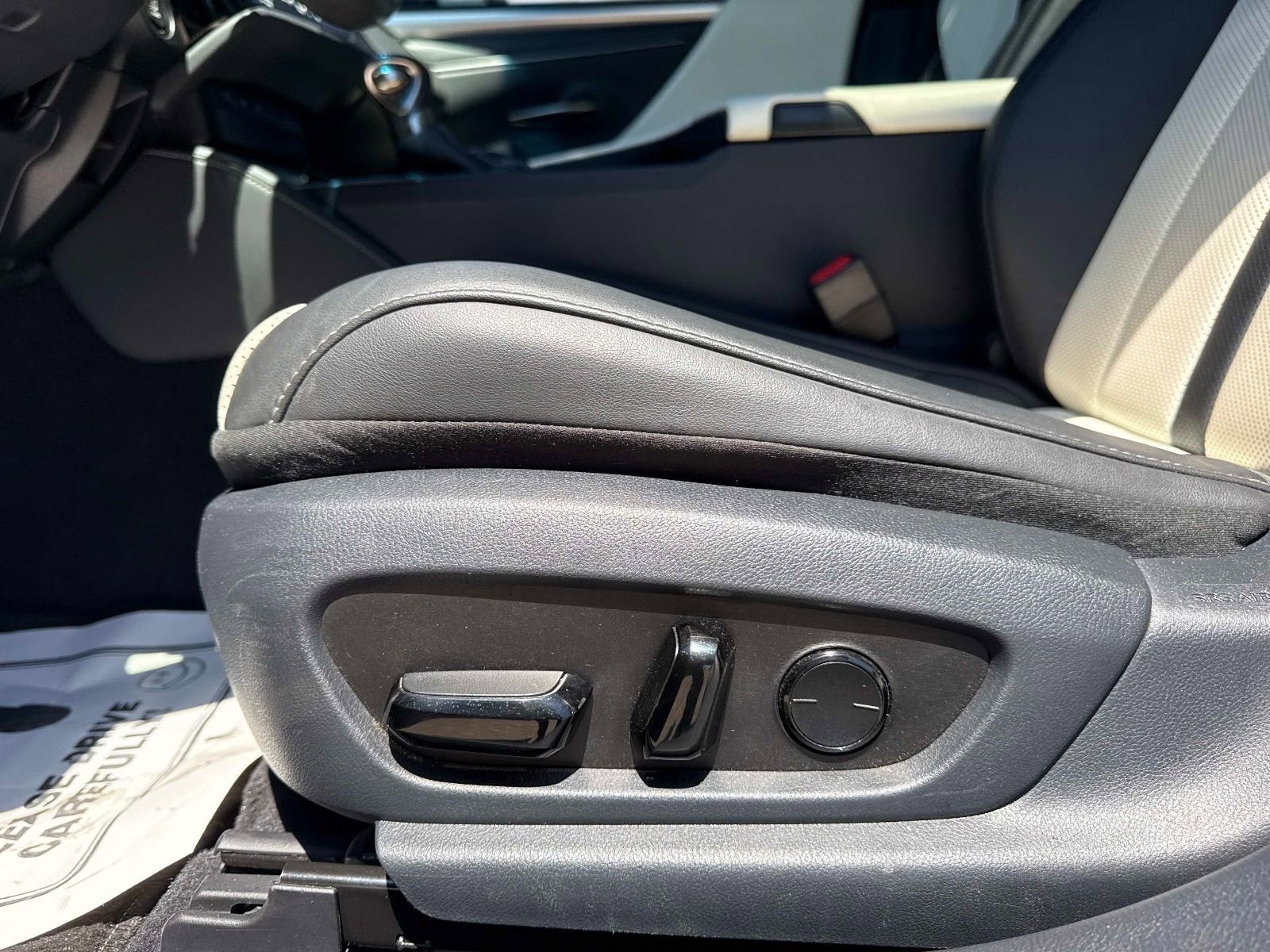 Used 2024 Lexus ES 350 F Sport w/ Accessory Package (Z2) FWD image 21