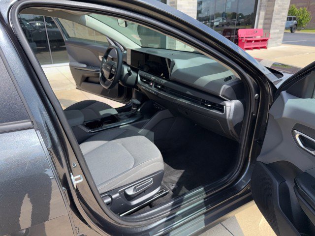 Used 2025 Kia K4 FWD image 14