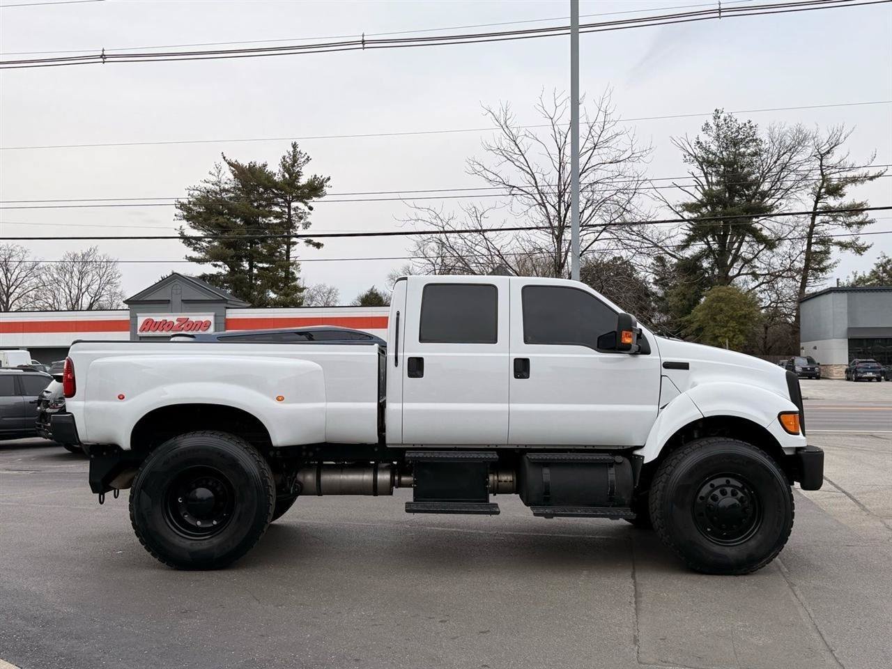 Used 2012 Ford F650 2WD Crew Cab Super Duty image 5