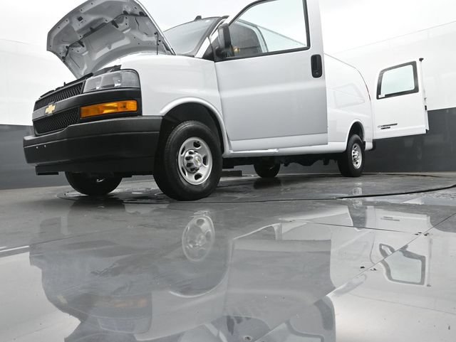 Used 2023 Chevrolet Express 2500 Extended RWD image 25