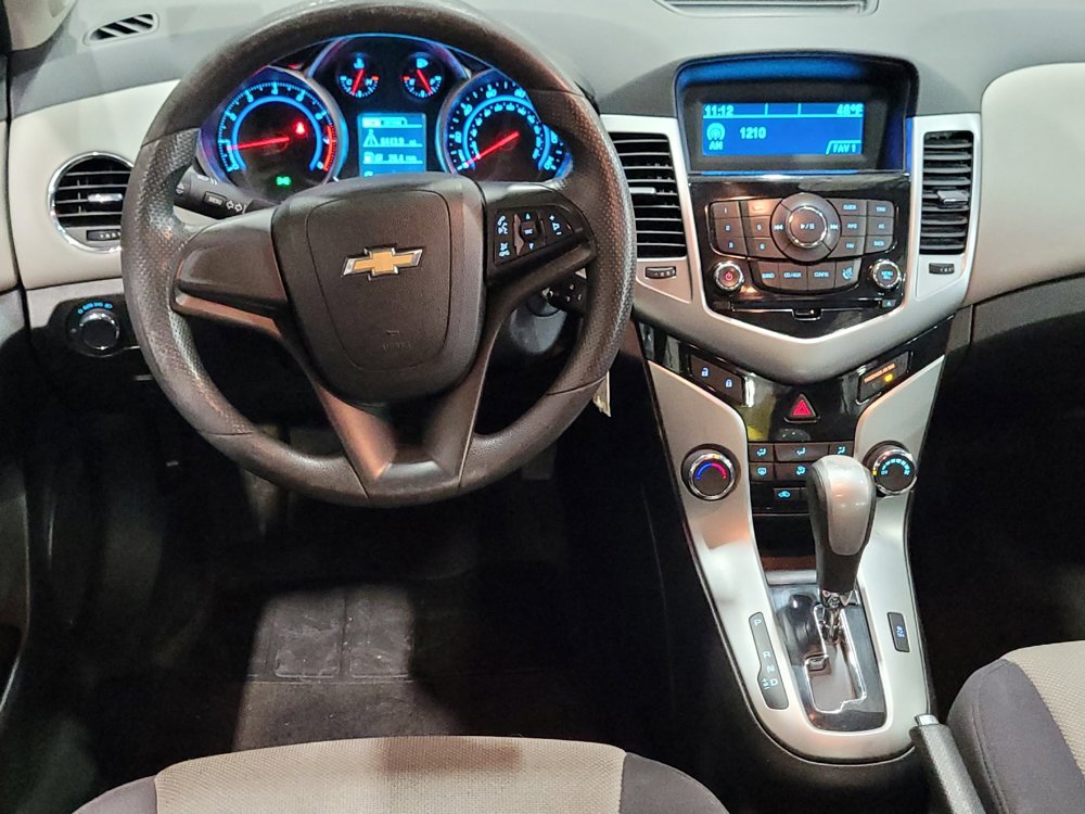 Used 2014 Chevrolet Cruze LS image 22