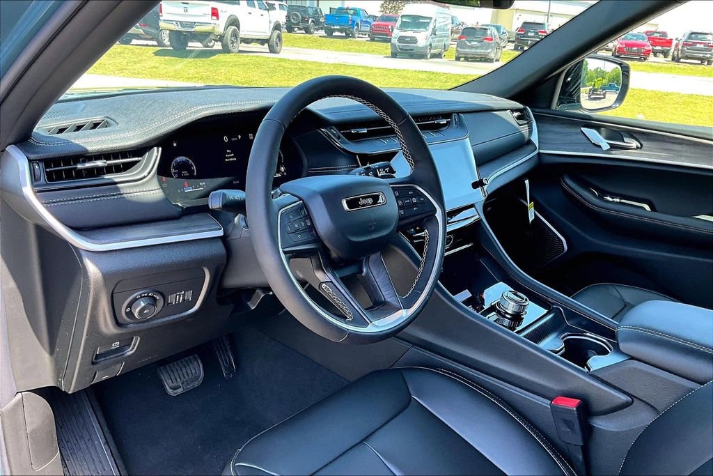 New 2026 Jeep Grand Cherokee L Limited AWD/4WD image 6