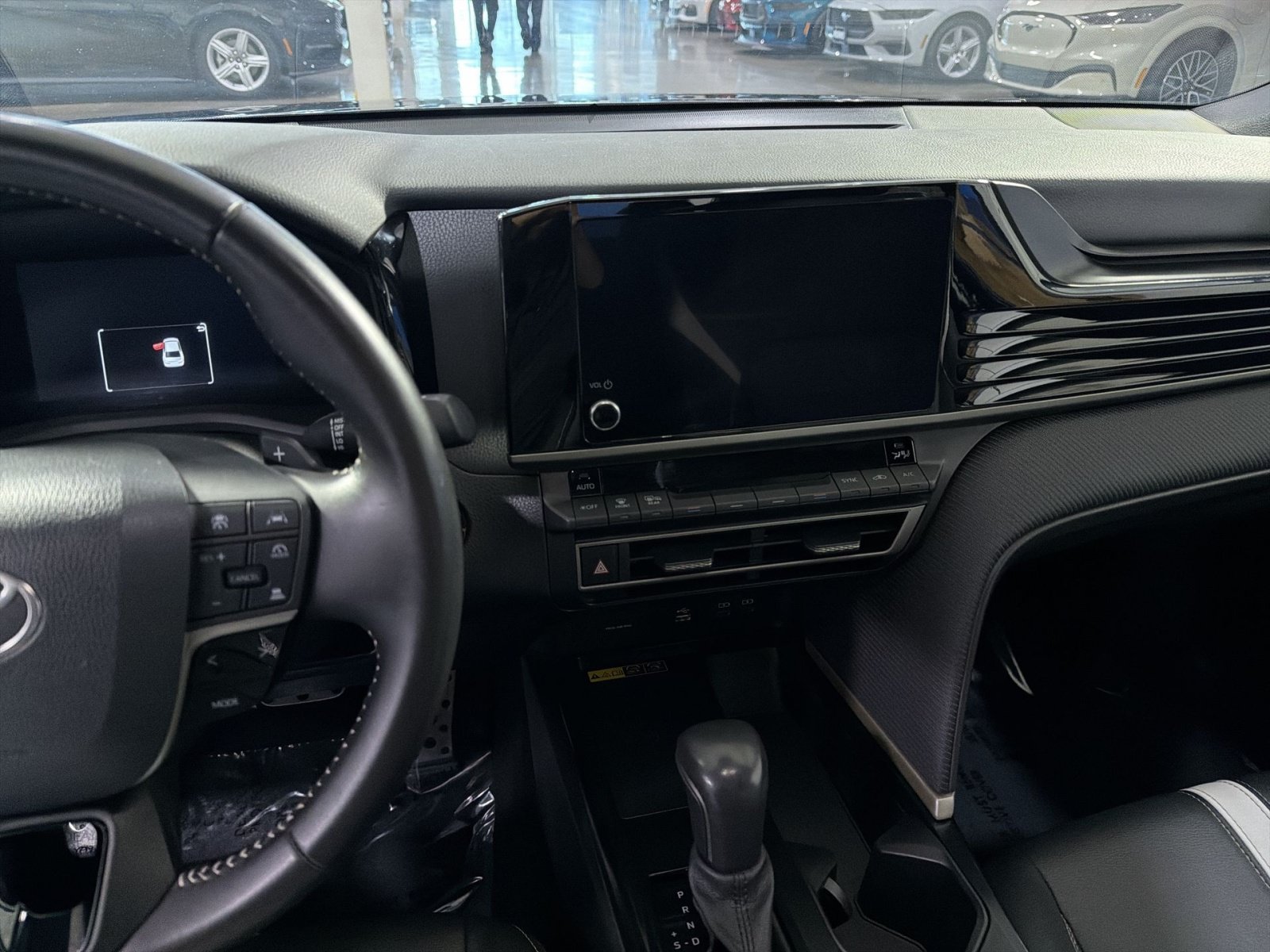 Used 2025 Toyota Camry SE FWD image 18