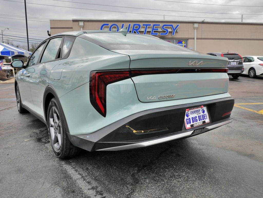 Used 2025 Kia K4 LXS image 5