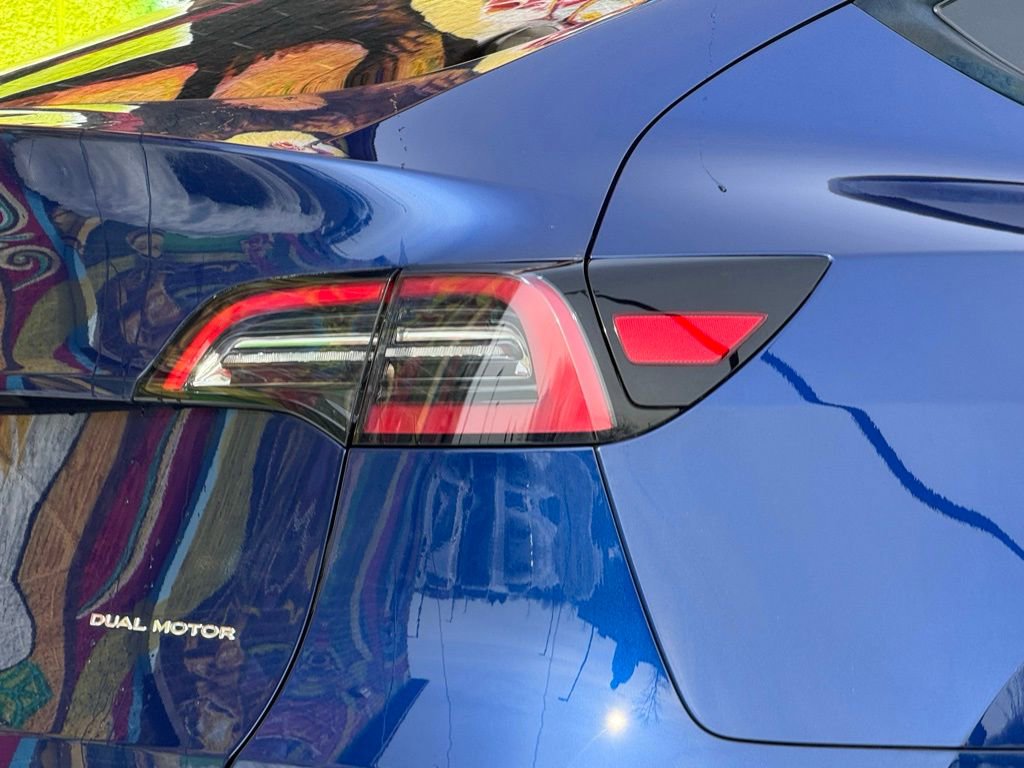 Used 2023 Tesla Model Y Long Range image 17