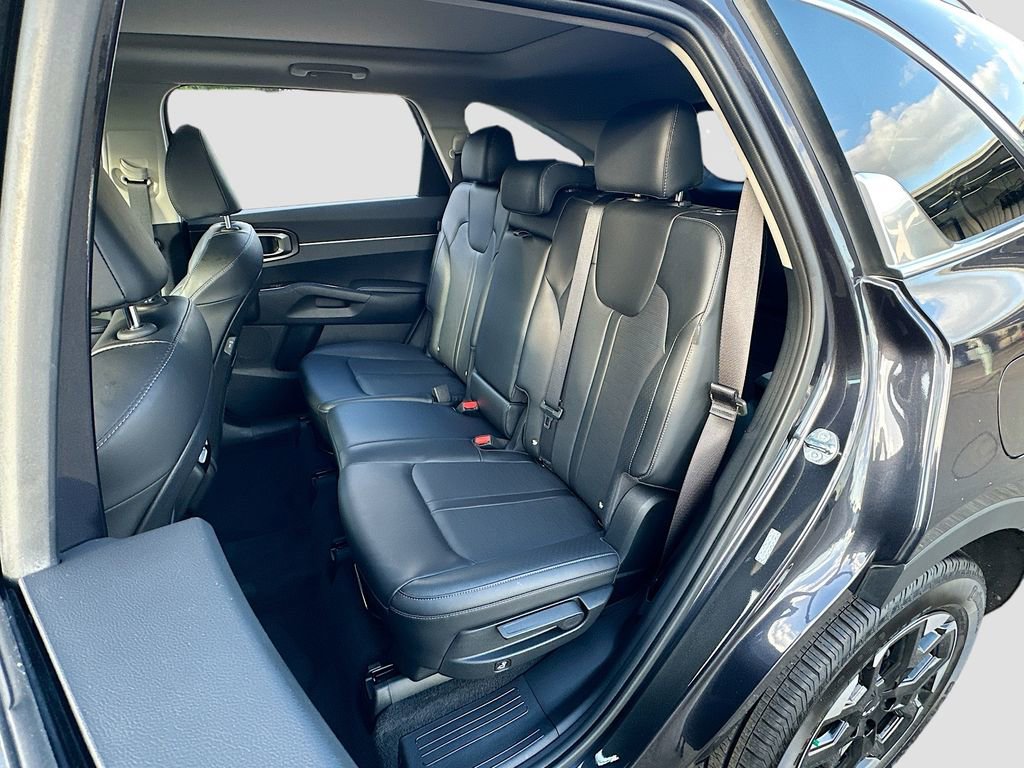 Used 2025 Kia Sorento S w/ Panoramic Sunroof Package image 25