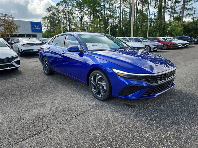 New 2025 Hyundai Elantra Limited image 1