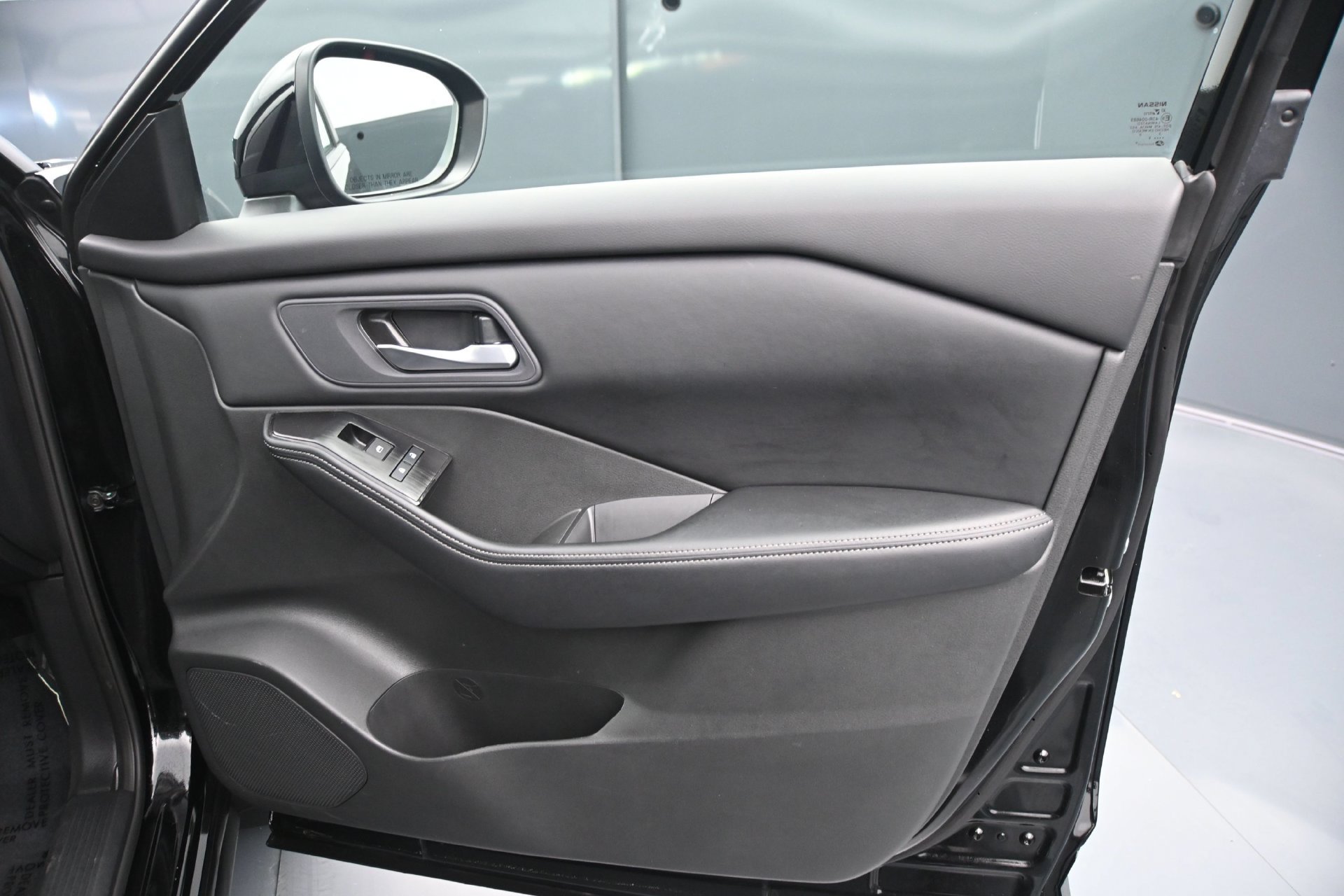 Used 2026 Nissan Rogue SV AWD/4WD image 12