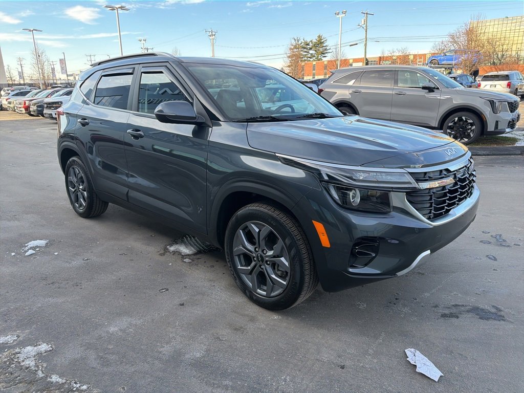 Certified 2024 Kia Seltos S image 3